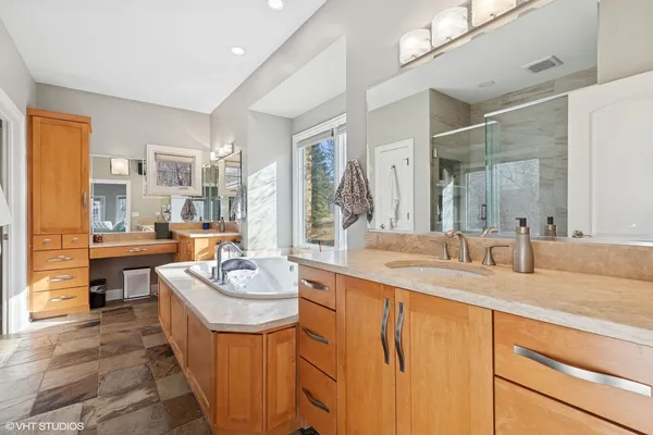 $1,100,000 | 20662 Francisca Way, Frankfort, IL 60423