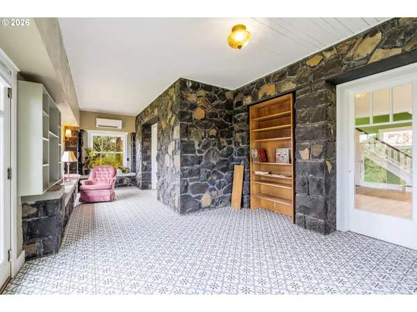 $675,000 | 600 Garrison Street, The Dalles, OR 97058