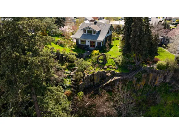 $675,000 | 600 Garrison Street, The Dalles, OR 97058