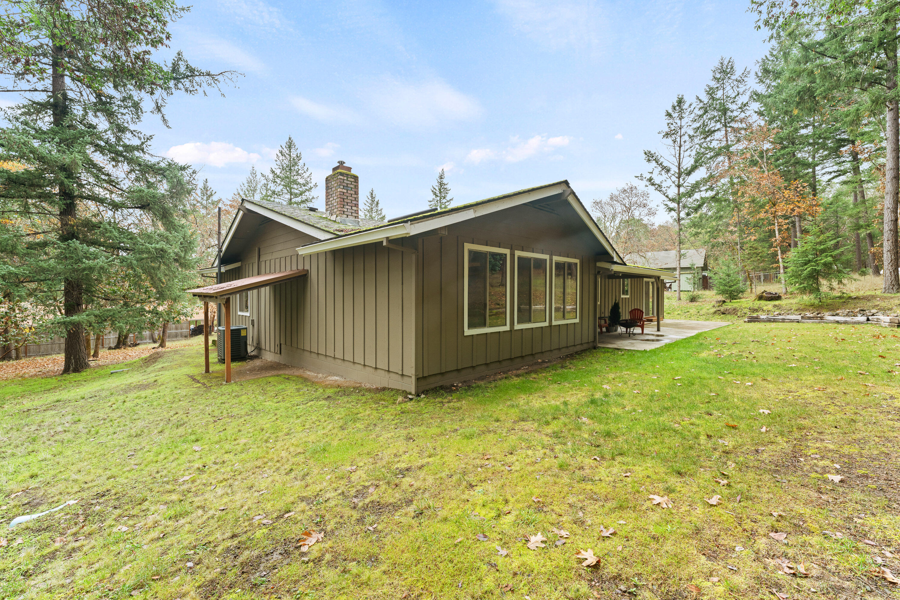 1357 Summit Loop Grants Pass, OR 97527 - Photo 18 of 24 EXT (5 of 13)