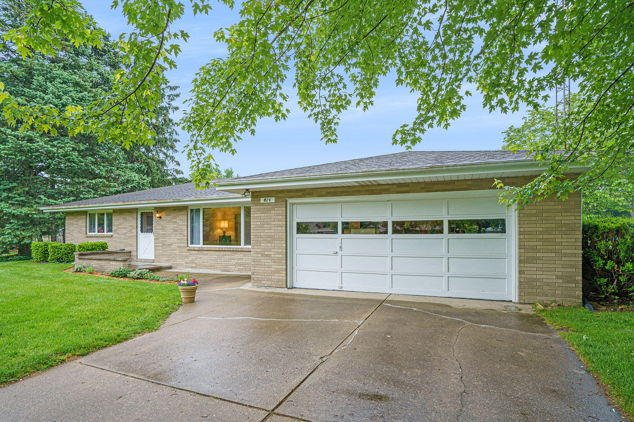 826 Oakridge Road St. Joseph, MI 49085 - Photo 4 of 28 _DSC7508