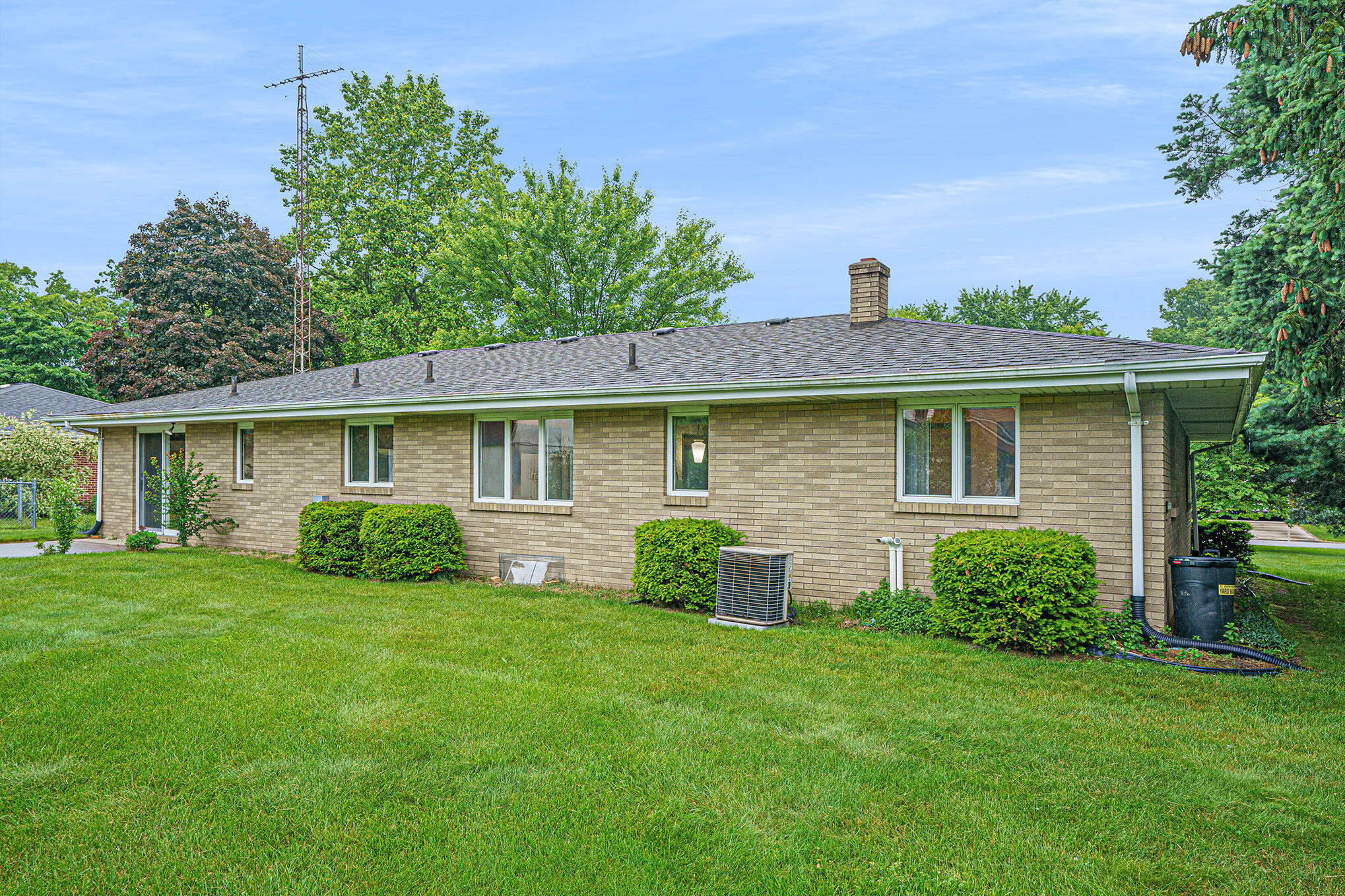 826 Oakridge Road St. Joseph, MI 49085 - Photo 6 of 28 _DSC7512