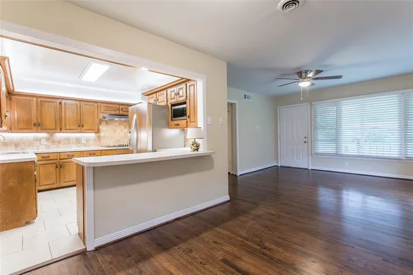$2,095 | 2803 Costa Mesa Drive, Dallas, TX 75228
