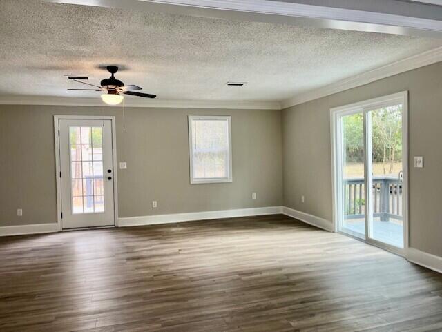 320 Barlow Road Waynesboro, GA 30830 - Photo 10 of 34 Great Room