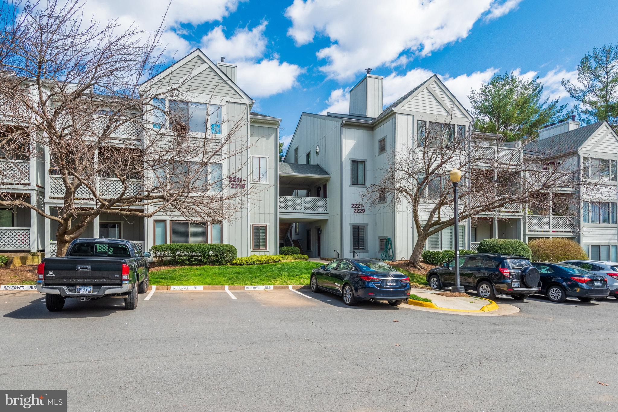 2221 Hunter's Run Drive, Unit 2221 Reston, VA 20191 - Photo 1 of 42 Gallery Image 1