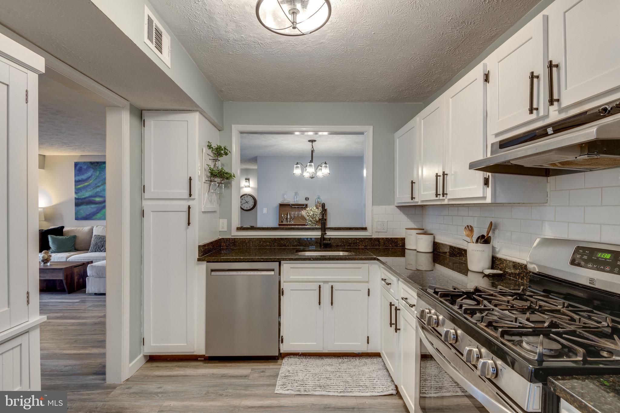 2221 Hunter's Run Drive, Unit 2221 Reston, VA 20191 - Photo 12 of 42 Gallery Image 12