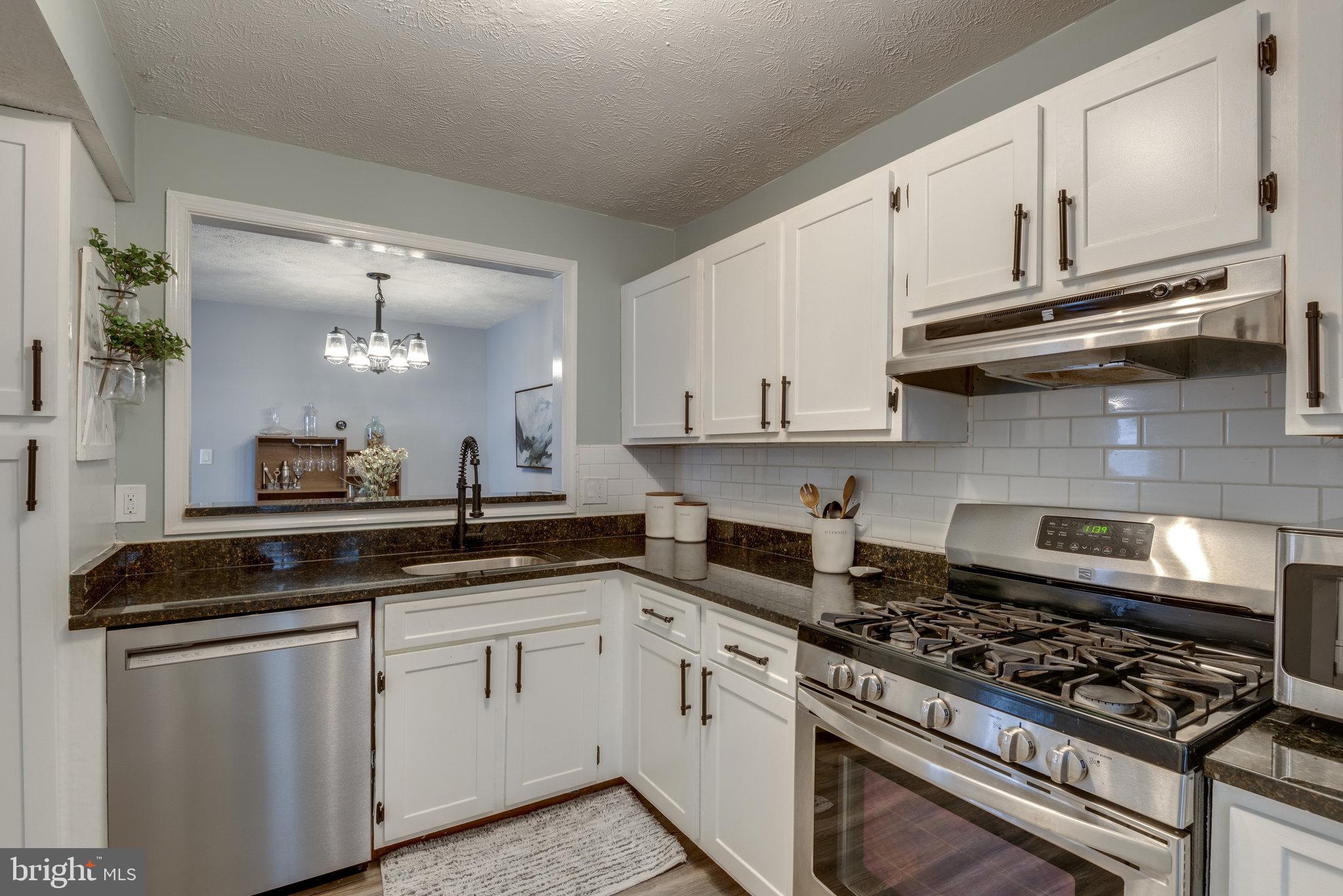 2221 Hunter's Run Drive, Unit 2221 Reston, VA 20191 - Photo 13 of 42 Gallery Image 13