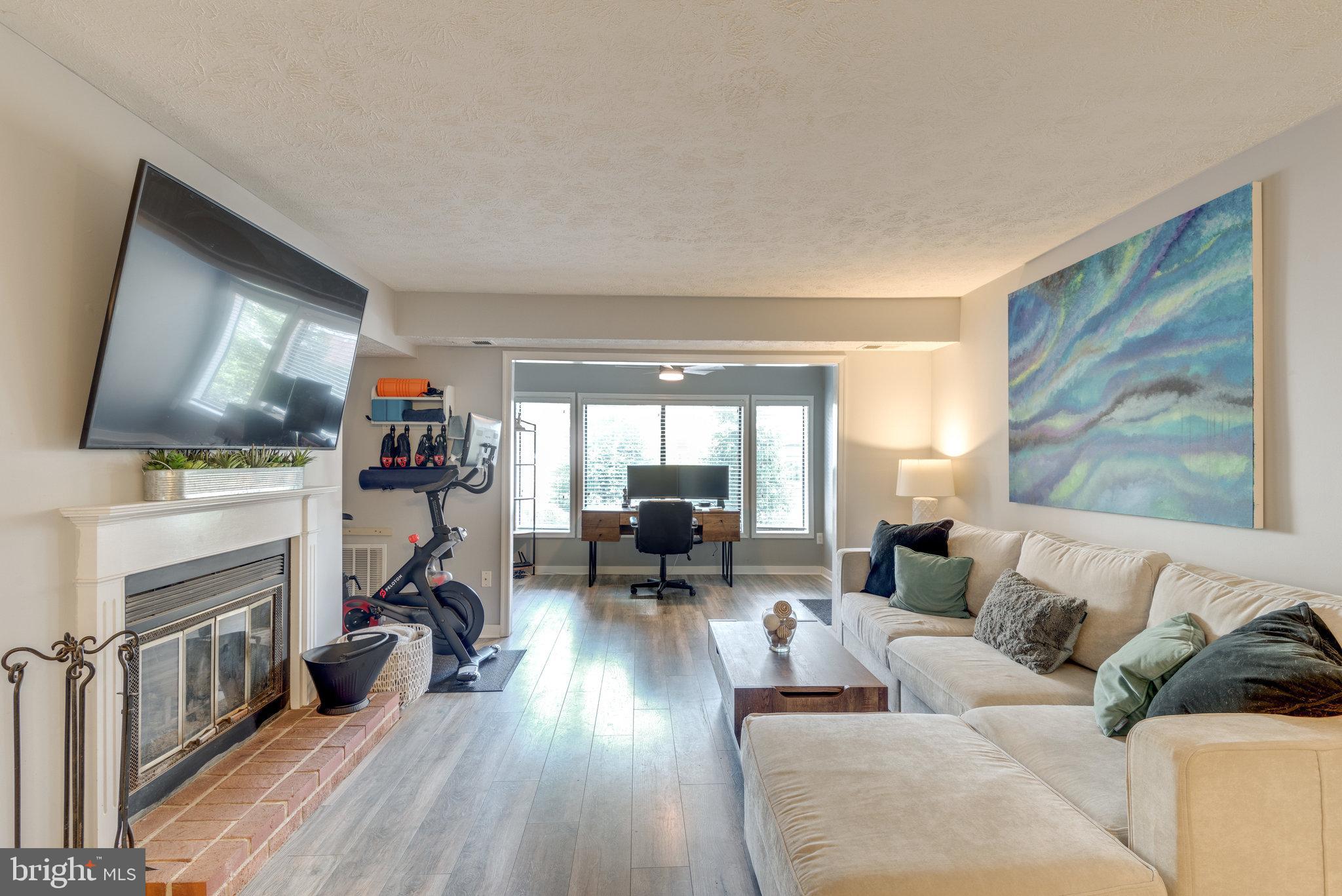 2221 Hunter's Run Drive, Unit 2221 Reston, VA 20191 - Photo 17 of 42 Gallery Image 17