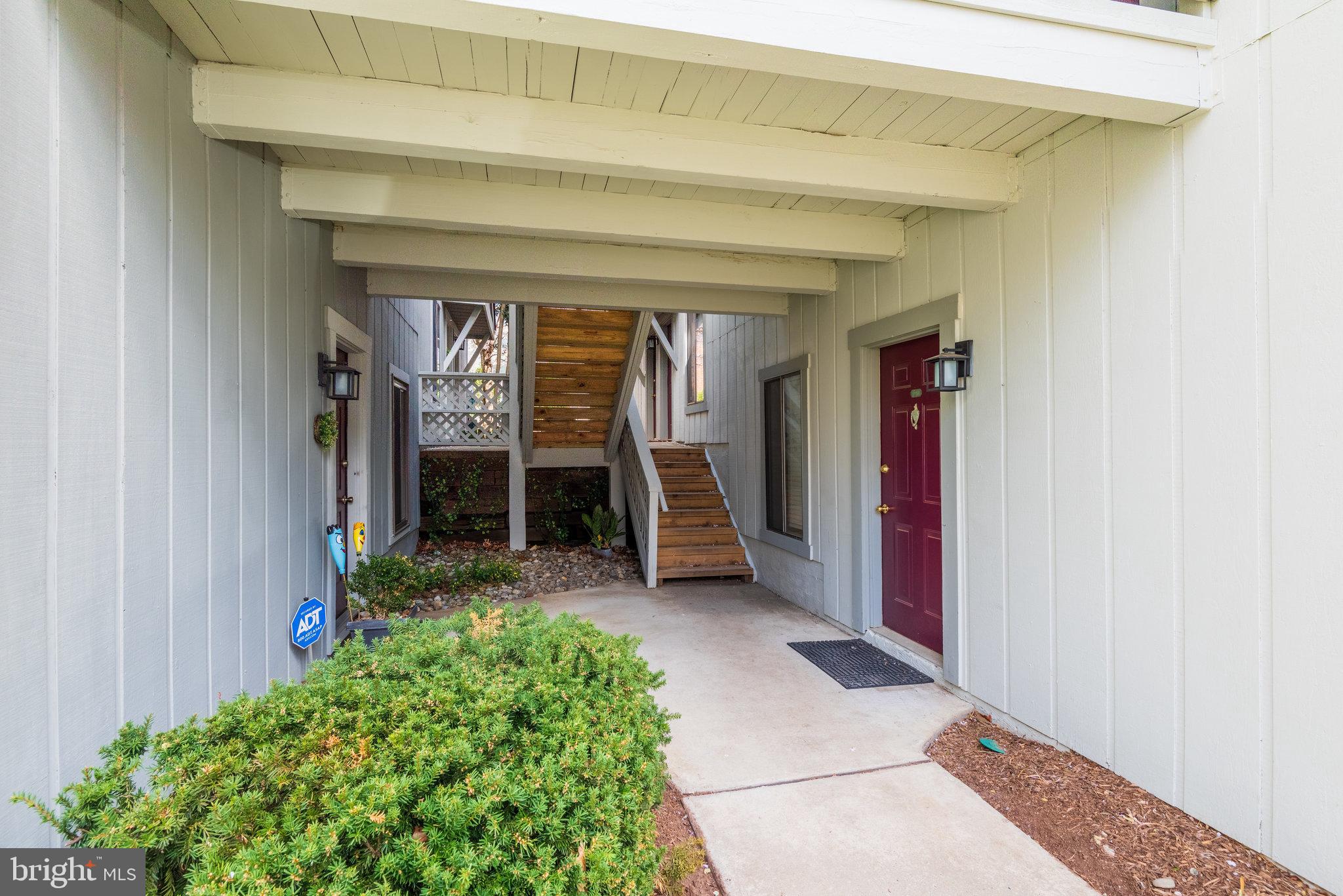 2221 Hunter's Run Drive, Unit 2221 Reston, VA 20191 - Photo 5 of 42 Gallery Image 5