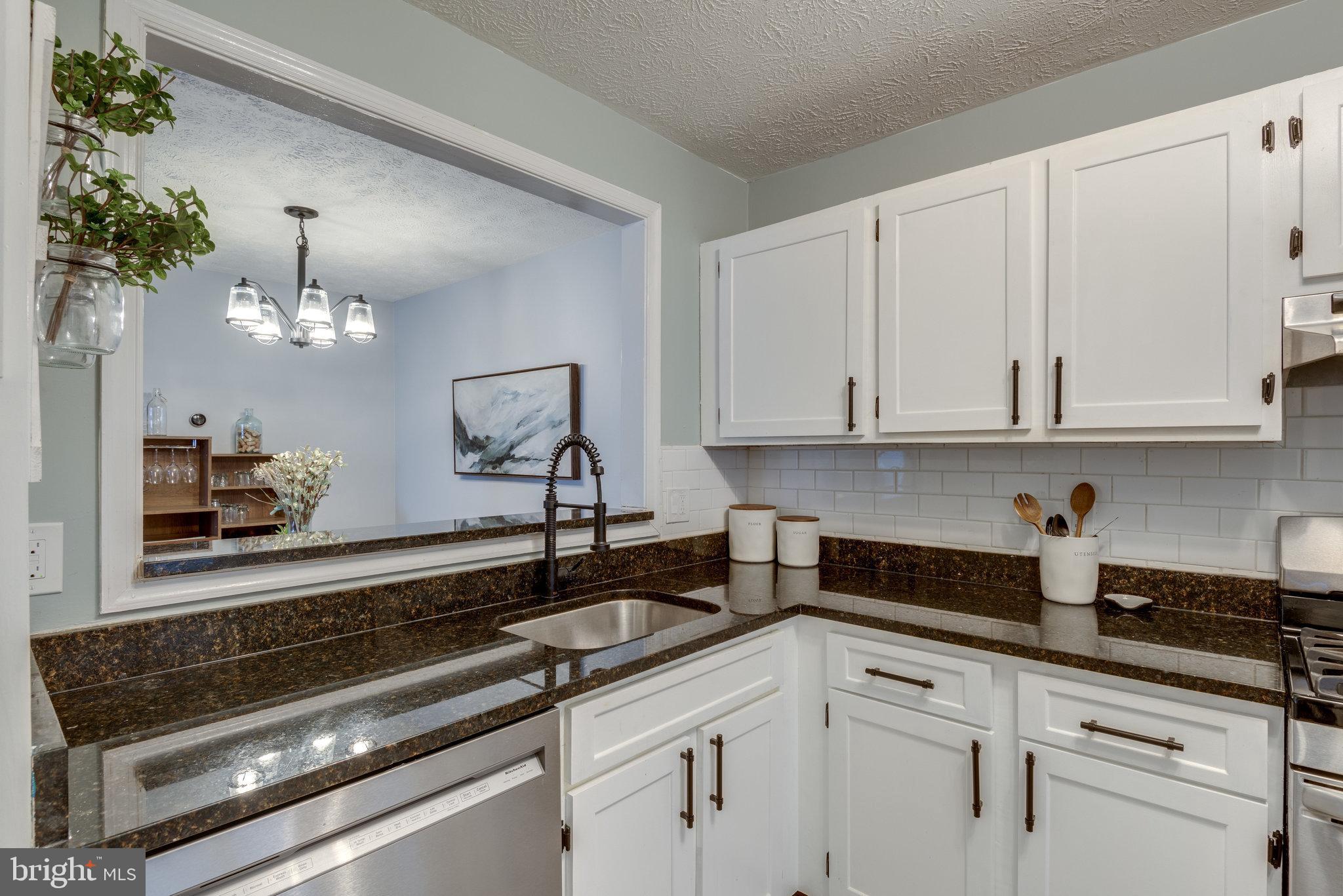 2221 Hunter's Run Drive, Unit 2221 Reston, VA 20191 - Photo 9 of 42 Gallery Image 9