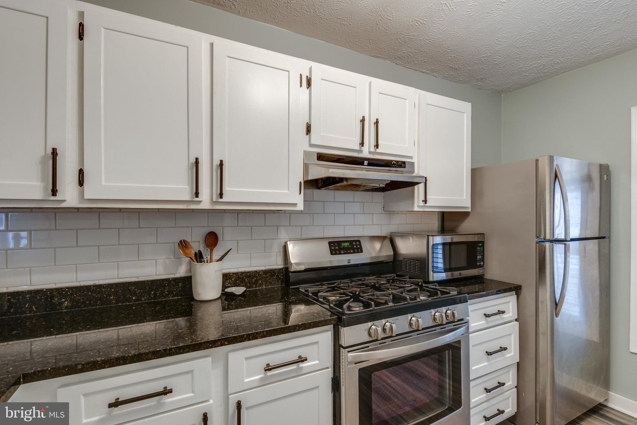 2221 Hunter's Run Drive, Unit 2221 Reston, VA 20191 - Photo 10 of 42 Gallery Image 10