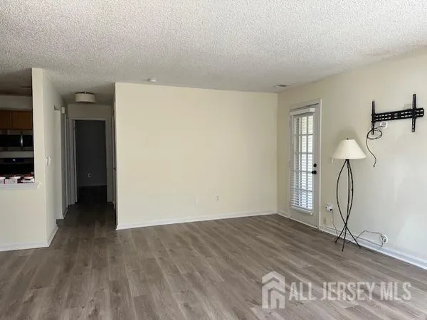 $2,850 | 83 Des Moines Court, Tinton Falls, NJ 07712