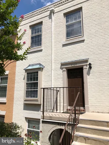 $3,000 | 4327 Massachusetts Avenue Northwest, Unit 4327, Washington, DC 20016
