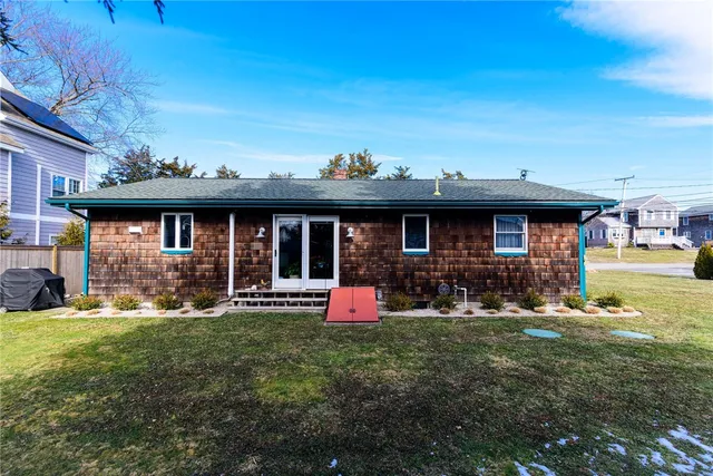 $610,000 | 55 Rhode Island Boulevard, Portsmouth, RI 02871