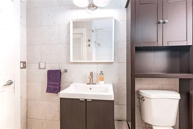 $610,000 | 55 Rhode Island Boulevard, Portsmouth, RI 02871