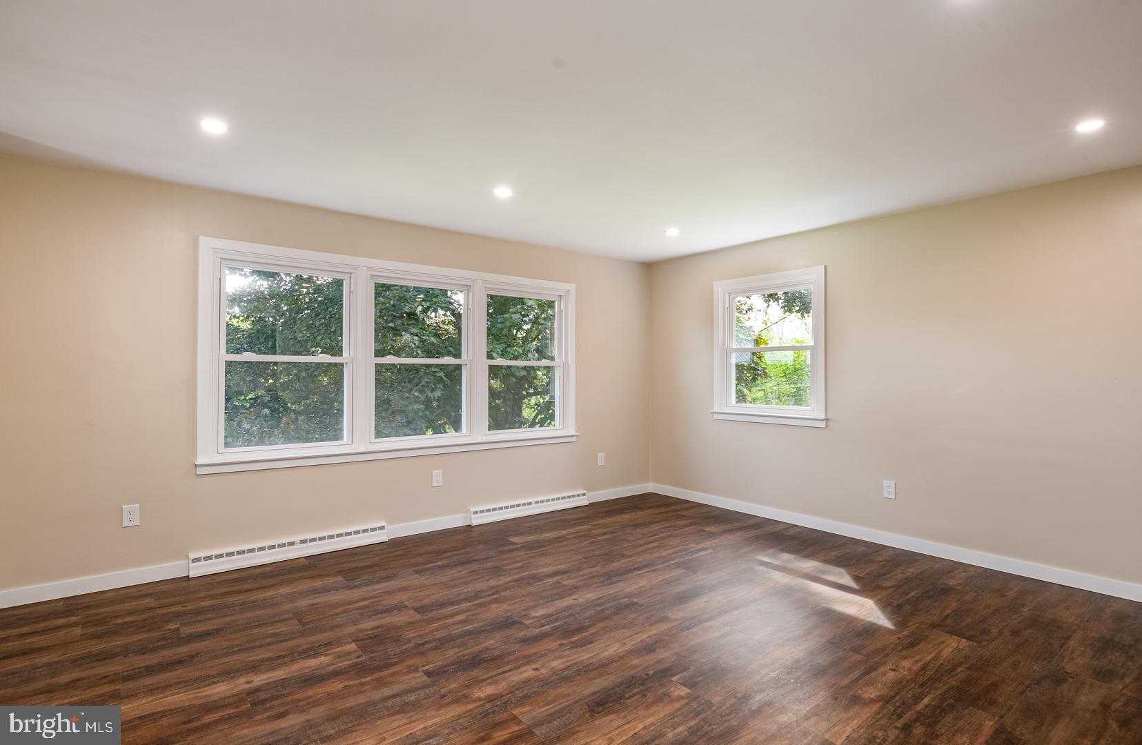 921 Shelbourne Road Reading, PA 19606 - Photo 6 of 34