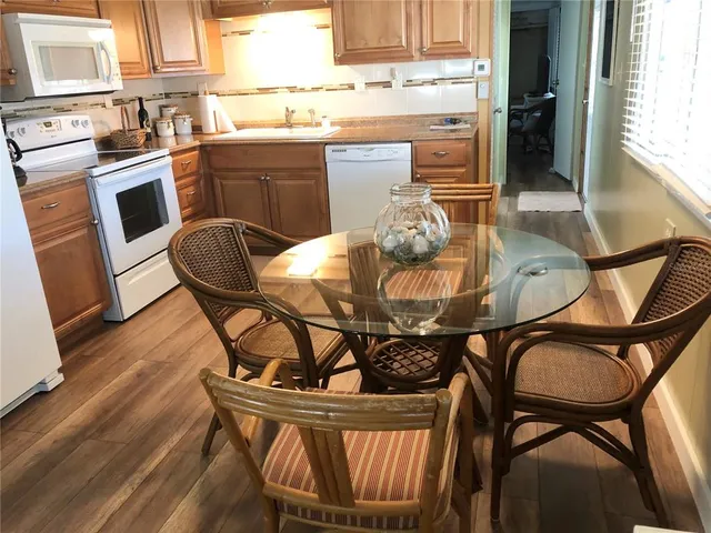 $2,400 | 4903 2nd B Street East, Bradenton, FL 34203