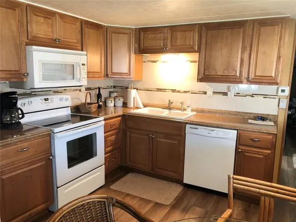 $2,400 | 4903 2nd B Street East, Bradenton, FL 34203