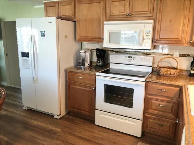 $2,400 | 4903 2nd B Street East, Bradenton, FL 34203