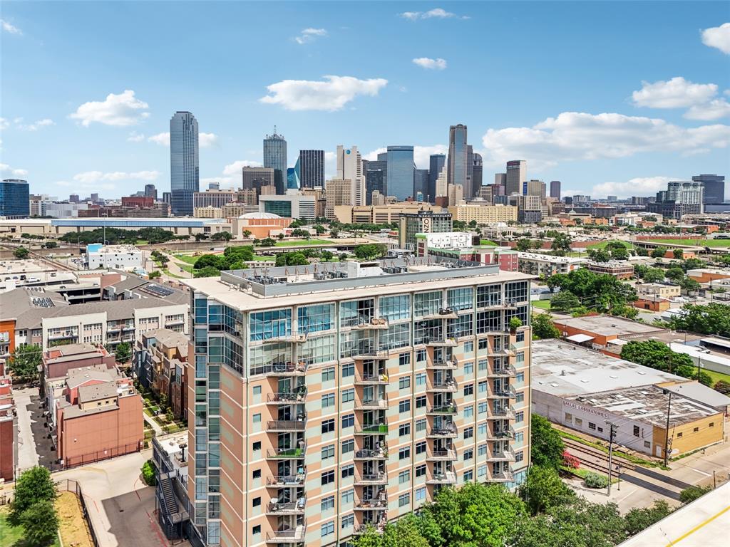1001 Belleview Street, Unit 708 Dallas, TX 75215 - Photo 34 of 40 a city view with tall buildings
