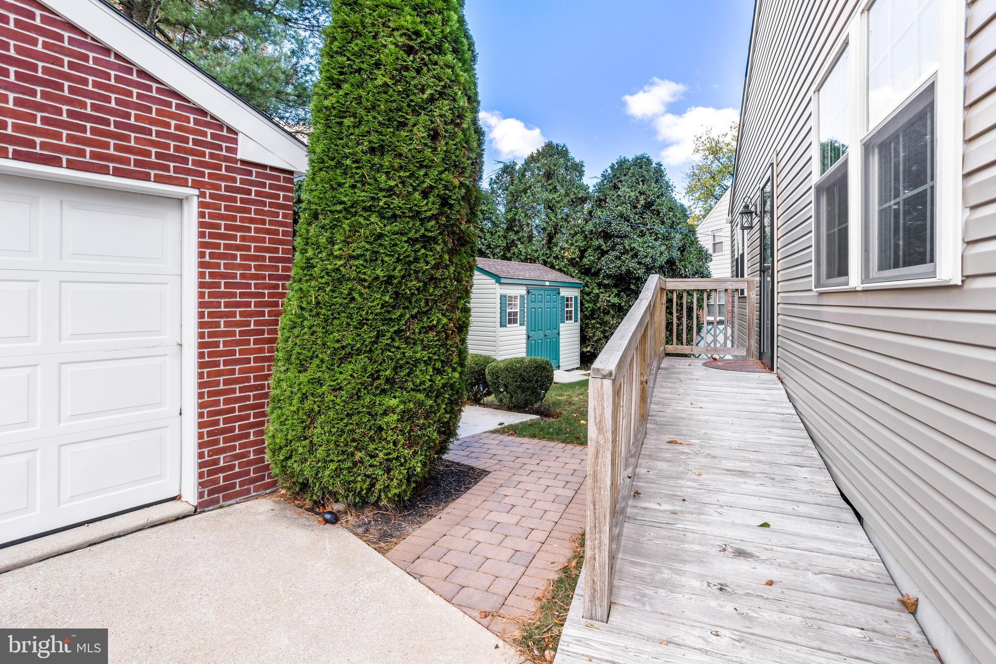 610 Hey Lane Springfield, PA 19064 - Photo 7 of 32
