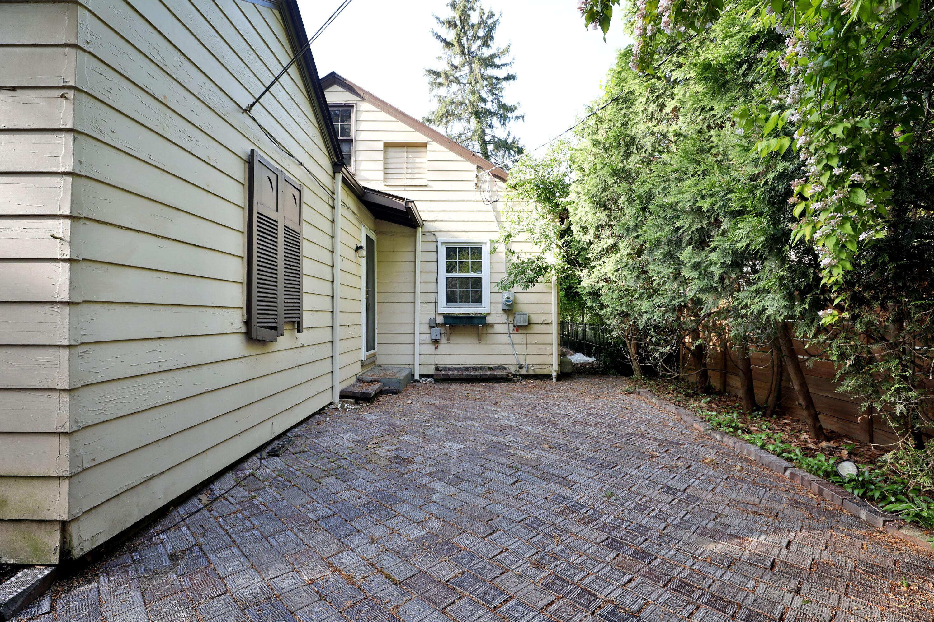 332 Mimring Road Columbus, OH 43202 - Photo 39 of 42 Patio