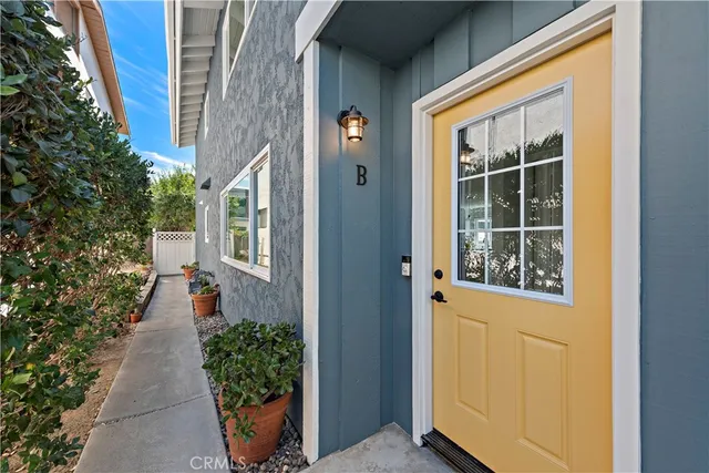 a view of entrance door of the house
