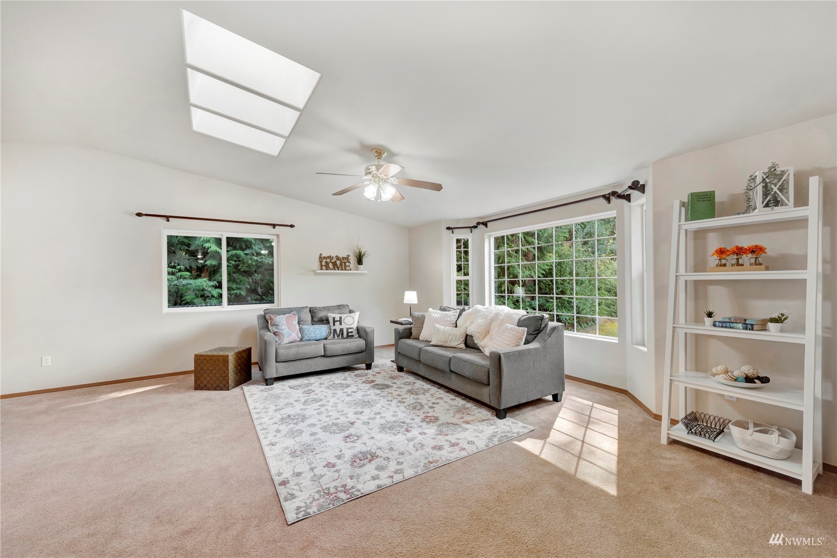 6783 Holst Road Clinton, WA 98236 - Photo 4 of 27 Gallery Image 4