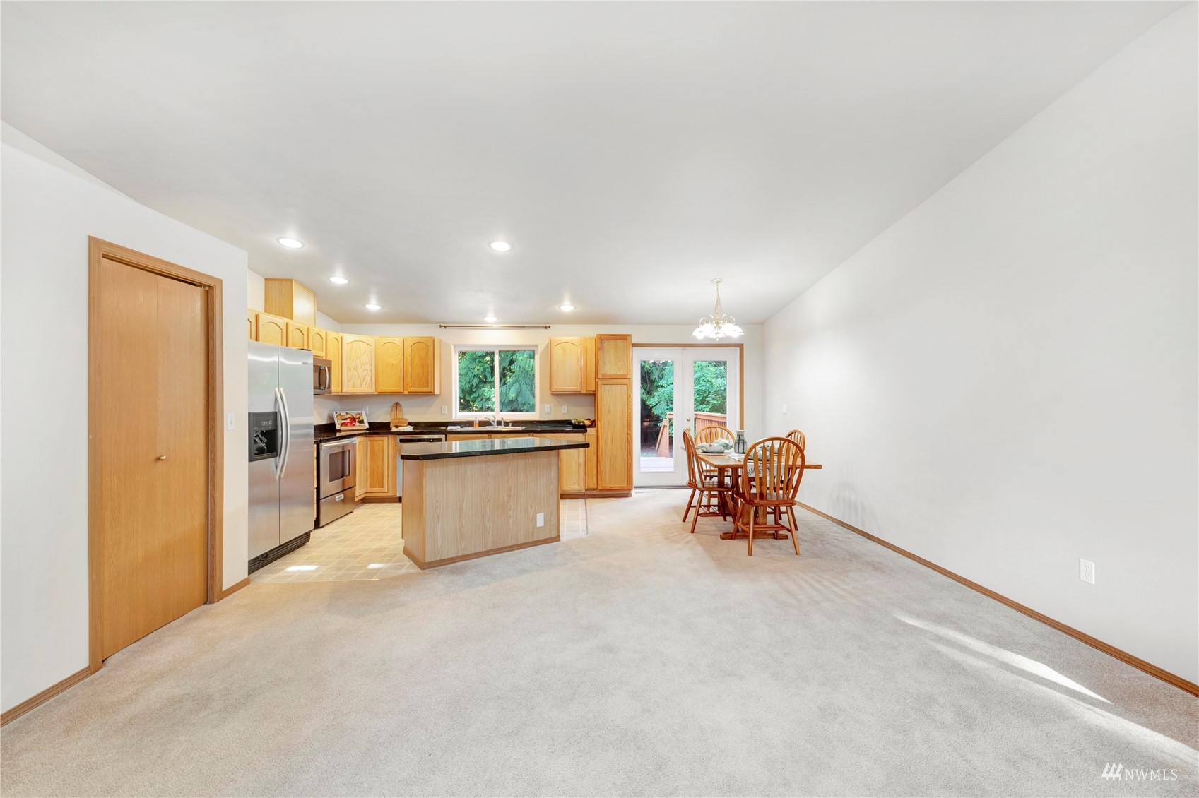 6783 Holst Road Clinton, WA 98236 - Photo 9 of 27 Gallery Image 9