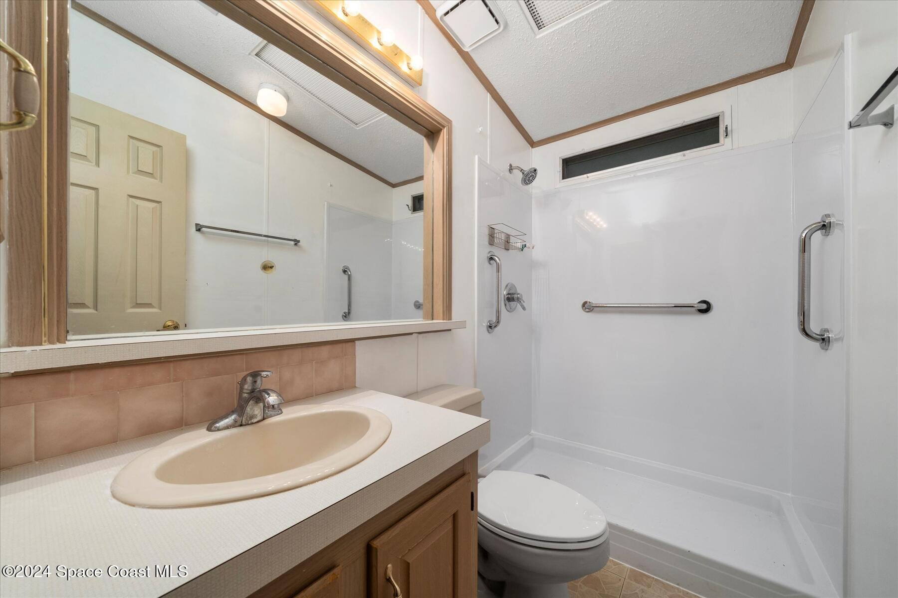 7674 Fox Hunter Circle, Unit L24 Micco, FL 32976 - Photo 25 of 33 18-DSC01918