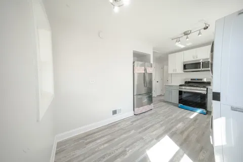$2,550 | 2242 North Lavergne Avenue, Unit 2, Chicago, IL 60639