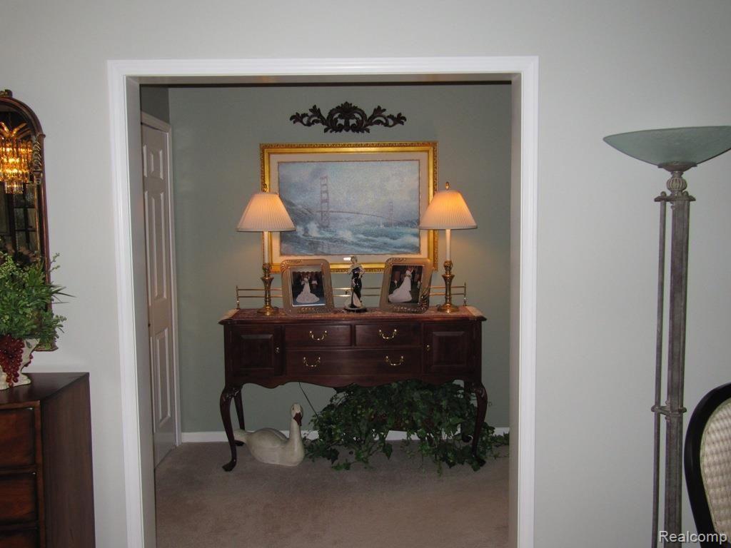1408 Pebble Ridge Drive Rochester, MI 48307 - Photo 24 of 69 hallway.jpg