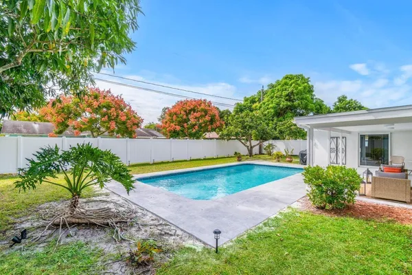 $3,700 | 4586 Ellwood Drive, Delray Beach, FL 33445