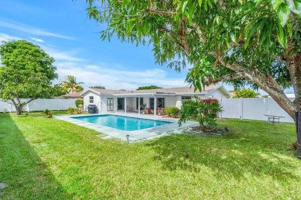 $3,700 | 4586 Ellwood Drive, Delray Beach, FL 33445