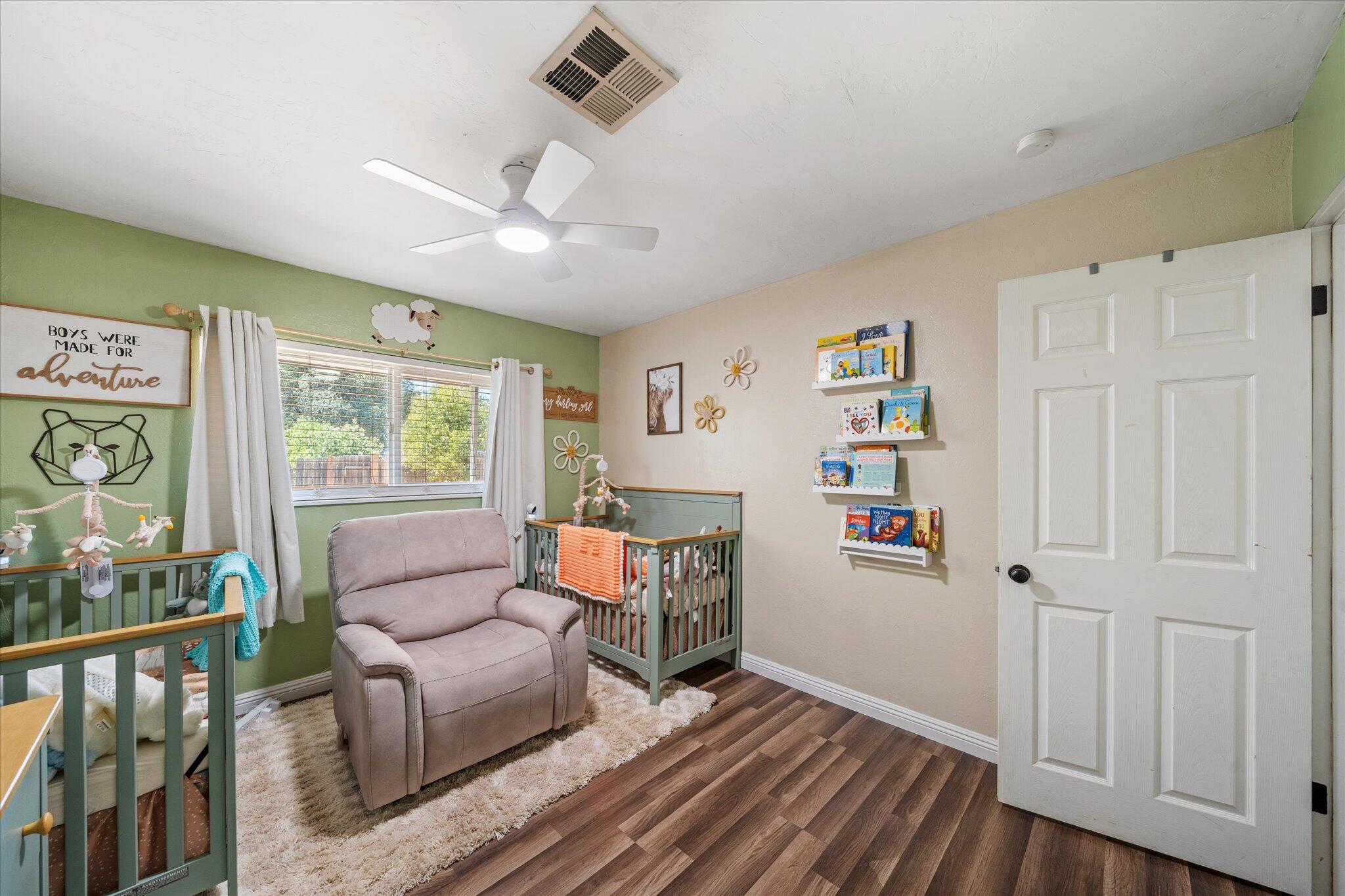 2164 Oxford Road Redding, CA 96002 - Photo 18 of 29 18-BiggerFlow Real Estate Media-18