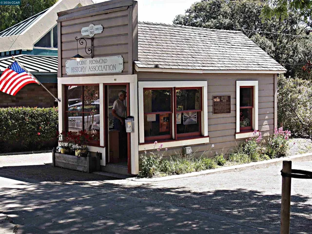 a view of a house and outdoor space