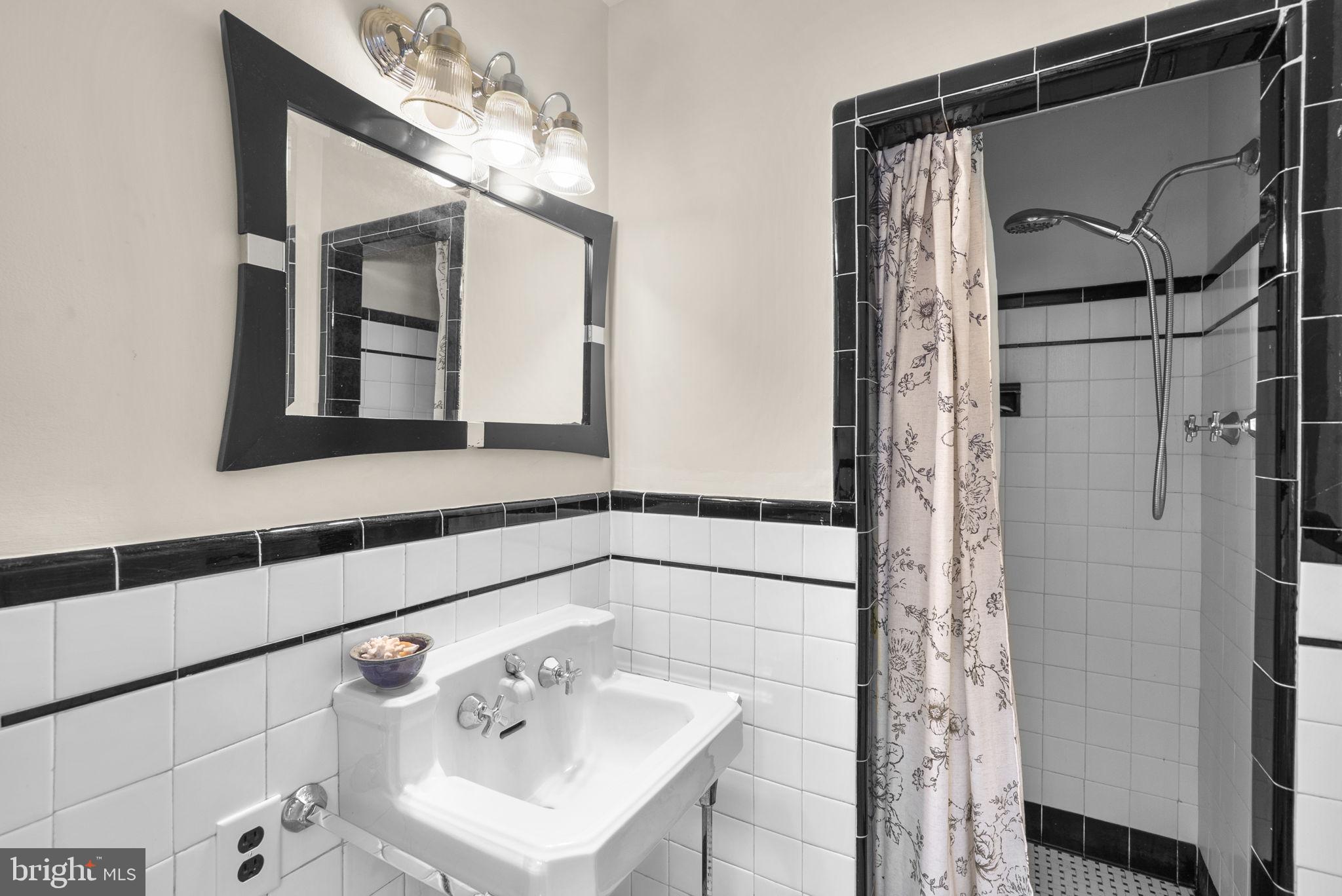 16510 Batchellors Forest Road Olney, MD 20832 - Photo 37 of 62 Main Level Bathroom