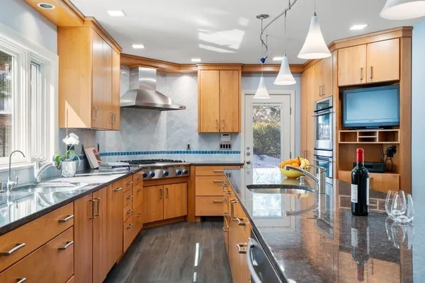 $3,258,000 | 52 Clinton Road, Brookline, MA 02445