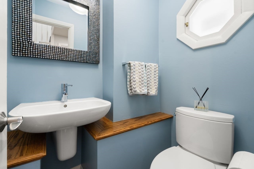 52 Clinton Road Brookline, MA 02445 - Photo 14 of 38