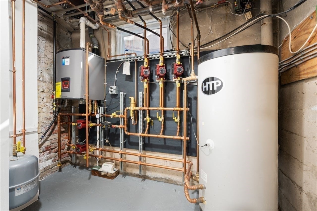 52 Clinton Road Brookline, MA 02445 - Photo 26 of 38