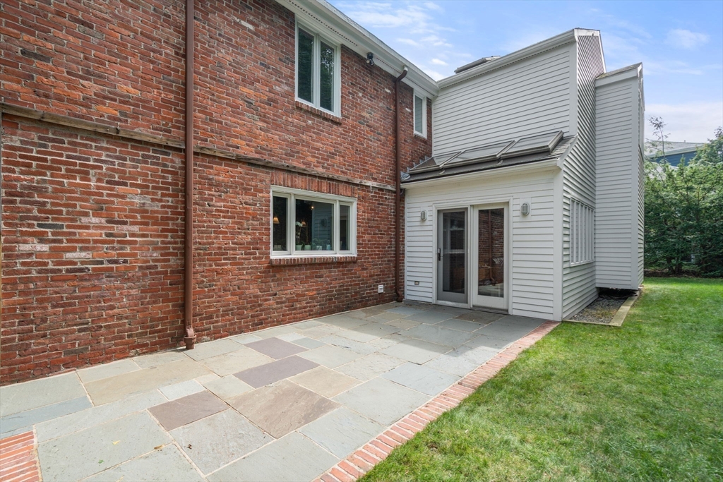 52 Clinton Road Brookline, MA 02445 - Photo 31 of 38