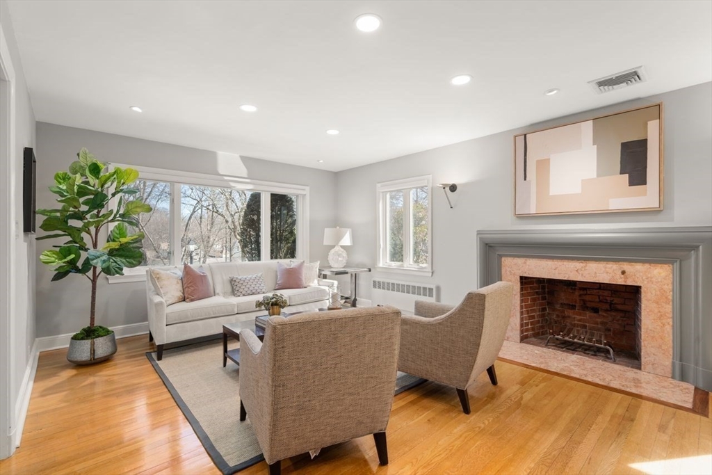 52 Clinton Road Brookline, MA 02445 - Photo 5 of 38