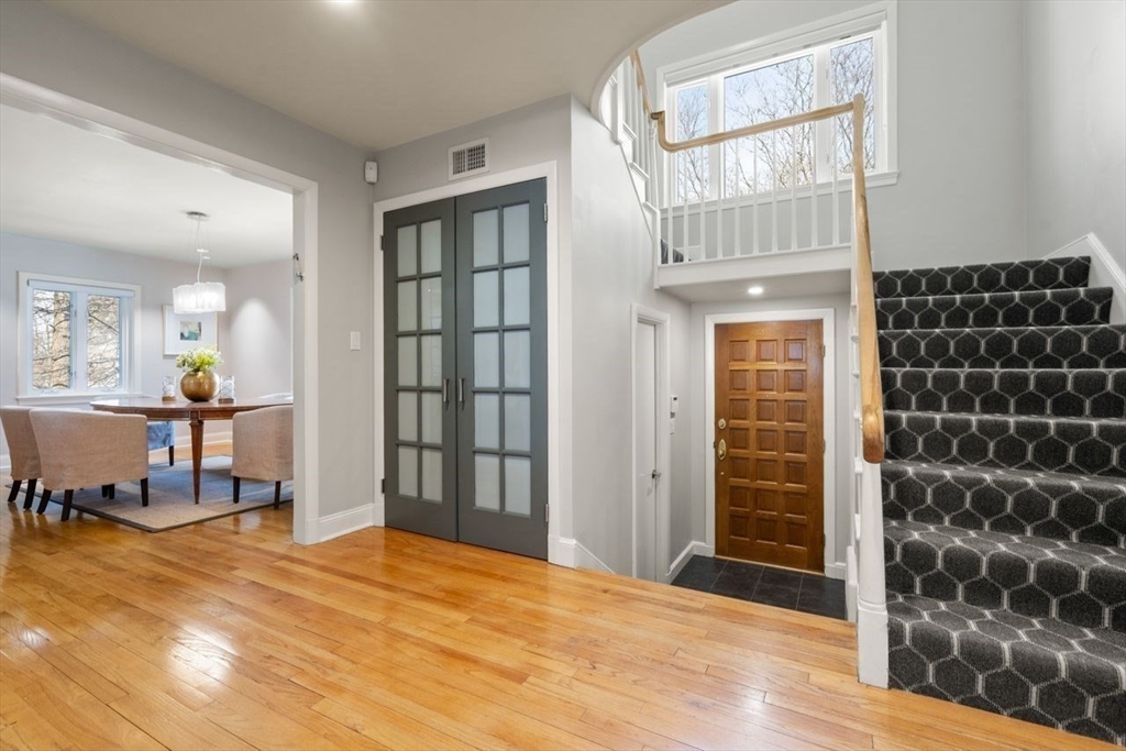 52 Clinton Road Brookline, MA 02445 - Photo 6 of 38