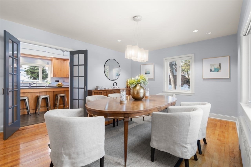 52 Clinton Road Brookline, MA 02445 - Photo 7 of 38