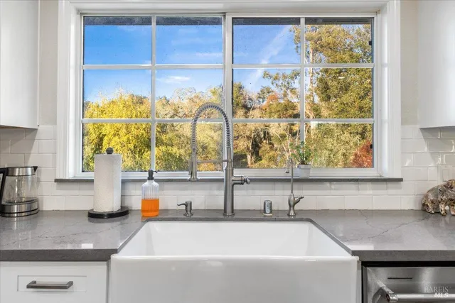 $1,525,000 | 10465 Pelham Drive, Windsor, CA 95492