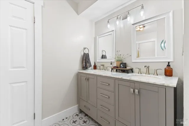 $1,525,000 | 10465 Pelham Drive, Windsor, CA 95492