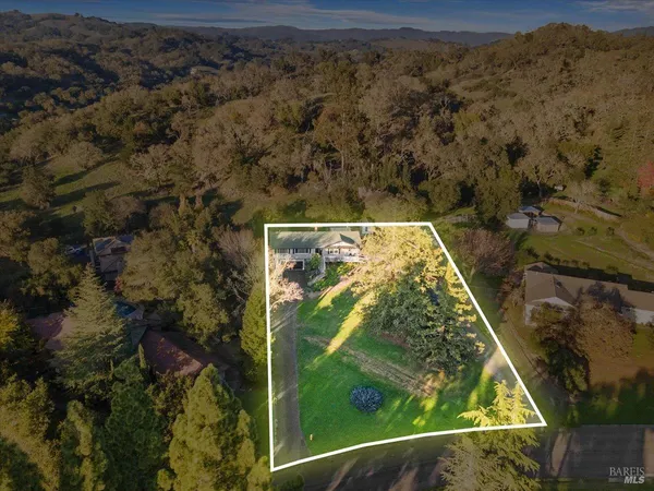 $1,525,000 | 10465 Pelham Drive, Windsor, CA 95492