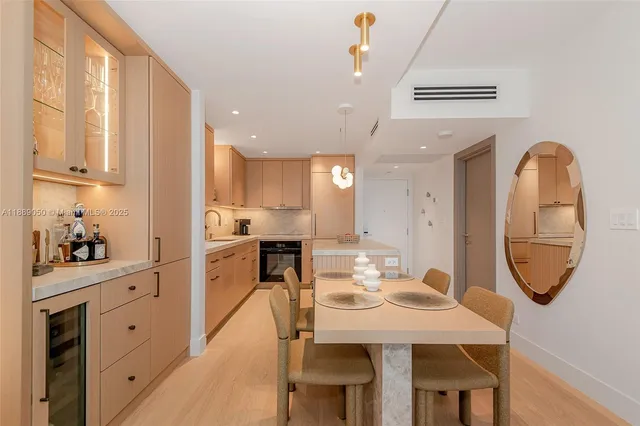 $9,000 | 2301 Collins Avenue, Unit 1527, Miami Beach, FL 33139