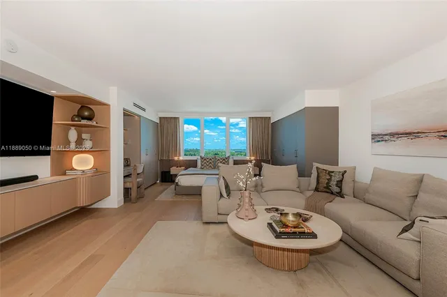 $9,000 | 2301 Collins Avenue, Unit 1527, Miami Beach, FL 33139