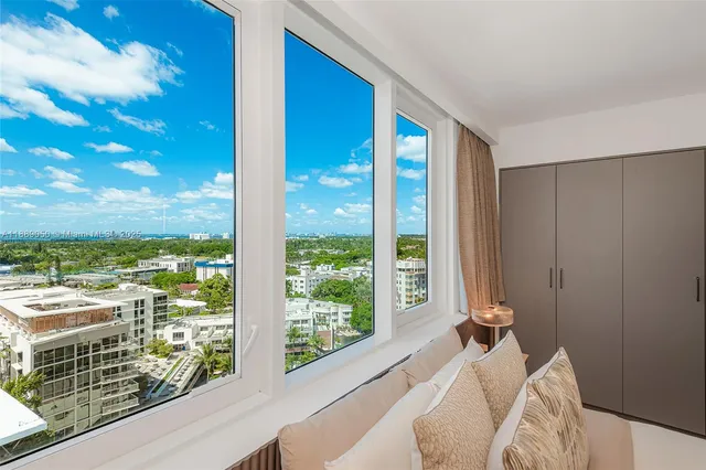 $9,000 | 2301 Collins Avenue, Unit 1527, Miami Beach, FL 33139